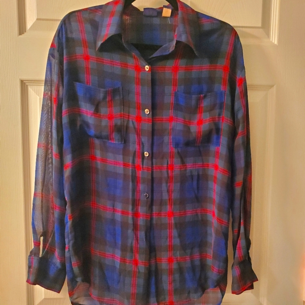 Gap Plaid Red, Green, Navy, Blue, and Black Striped Shirt (Medium)